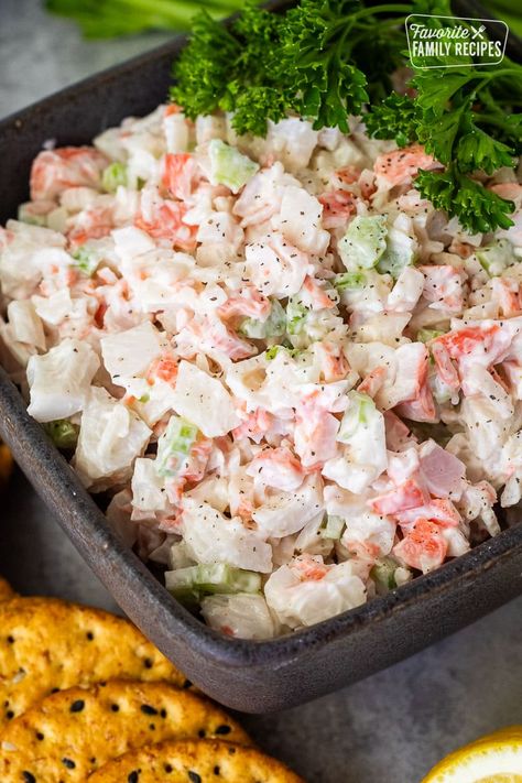 This cold crab dip is a cool, refreshing dip that is perfect for beachside days or summer picnics. With only a few easy ingredients you can be enjoying this dip in a matter of minutes! Seafood Dip Cold, Crab Dip Recipe Cold, Cold Crab Dip, Shrimp And Crab Dip, Shrimp Salads, Crab Salad Sandwich, Crab Dip Cold, Creamy Corn Dip, Cold Party Appetizers