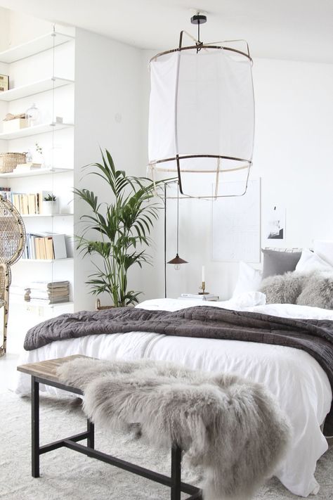 Interiors Inspiration: Scandehemian Style Modern Scandinavian Bedroom Design, Modern Scandinavian Bedroom, Scandinavian Bedroom Decor, Bohemian Bedrooms, Design Ložnic, Scandinavian Design Bedroom, Scandinavian Bedroom, Scandinavian Interior Design, Chic Bedroom