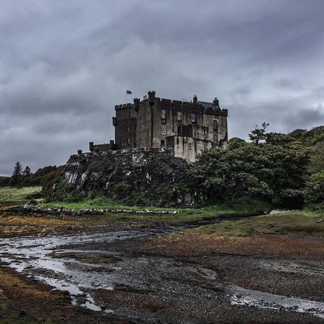 MyInstaScotland on Instagram: “Dunvegan Castle, Isle of Skye. .  Dunvegan Castle is one the greatest Hebridean castles and the only Highland fortress to have been…” Dunvegan Castle, Isle Of Skye, Castle, Water, On Instagram, Instagram