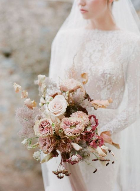 Haunting Bridal Style with Pearl Veil in Greece Avante Garde Wedding, Brides Portrait, Autumn Bridal Bouquet, Old World European, Bohemian Wedding Bouquet, Delicate Bouquet, Bridal Bouquet Spring, Autumn Bridal, Pearl Veil