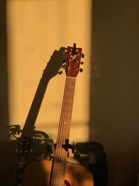 Flamenco Guitar, Guitar Aesthetic, Guitar Photos, Guitar Obsession, Guitar Photography, Music Motivation, Guitar Girl, Classic Guitar, Music Aesthetic