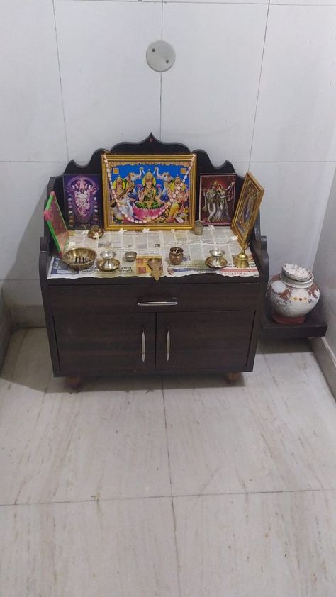 Pooja Table Ideas, God Idols For Pooja Room, Diy Pooja Mandir, Small Pooja Unit, Pooja Table, Puja Unit, Krishna Mandir, Mandir Designs, Cooking Sweets