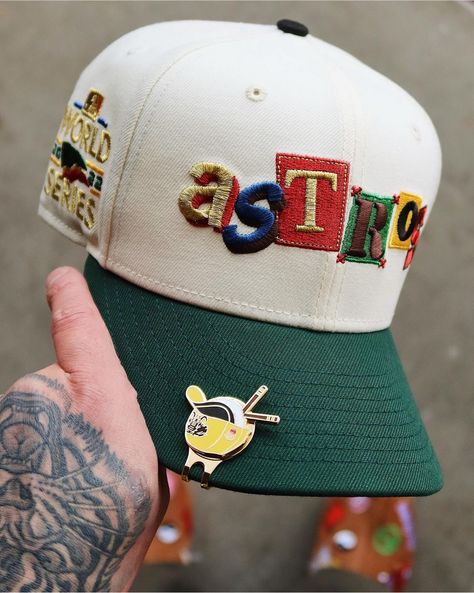 Snapback Design Ideas, Cool Snapback Hats, Cool Hat Designs, Graphic Hats, Streetwear Caps, Custom Fitted Hats, Swag Hats, Streetwear Hats, Dope Hats