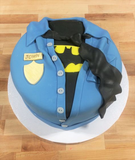 Police and Batman Themed Round Cake Bolo Do Superman, Policeman Cake, Police Birthday Cakes, Police Cake, Cake Batman, Cookie Swirl C, Police Cakes, Police Birthday Party, Cake Pan Set