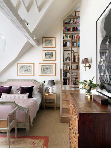 London Townhouse, Luxurious Room, Townhouse Designs, Attic Bedrooms, H Design, London House, Bedroom Loft, Loft Spaces, Cozy Corner