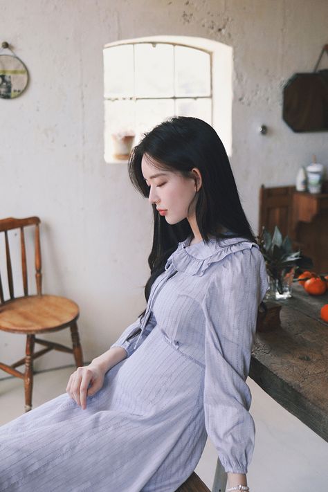 60s Pregnant, Baby Bump Aesthetic, Bump Aesthetic, Hanbok Wedding, Pregnant Fashion, Western Girl Outfits, Girly Style Outfits, Dresses For Pregnant Women, Clothes For Pregnant Women