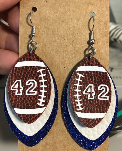 Football Jewelry, Football Mom Gifts, Football Crafts, Fall Leather, Diy Leather Earrings, Football Earrings, Nfl Gifts, Mom Accessories, Hood River