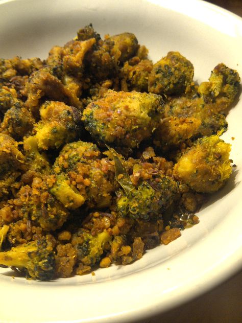 Broccoli sabzi (indian style broccoli with chickpea flour) Indian Platter, Broccoli Curry, How To Make Broccoli, Indian Rice Recipes, Indian Rice, Veg Dishes, Nutritious Diet, Vegetable Curry, Gujarati Recipes