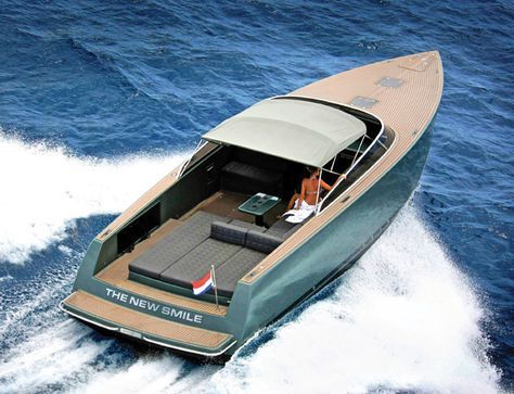 Small Pontoon Boats, Wooden Speed Boats, Yatch Boat, Boat Interior, Cool Boats, Wood Boats, Boat Stuff, Sport Boats, Boats Luxury