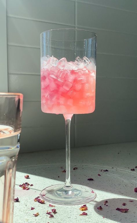 side angle of classic cocktail in square wine glass with pink gin and grapefruit juice Ninja Creami Recipes Easy, Pink Gin Recipe, Gin And Grapefruit, Square Wine Glasses, Lemon Loaf Cake Recipe, Vegan Starbucks, Ninja Creami Recipes, Delicious Lemon Cake, Protein Ice Cream Recipe