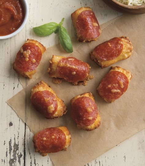 FAST FOOD NEWS: Auntie Anne's Pepperoni Pretzel Nuggets Auntie Annes Pepperoni Pretzel Recipe, Pepperoni Pretzel Bites, Pretzel Nuggets Recipe, Pepperoni Pretzel, Pizza Pretzel, Pretzel Nuggets, Pretzel Bites Recipe, Auntie Annes Pretzels, Dr Food