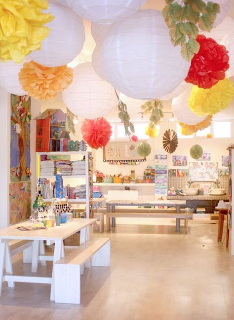 gorgeous art studio for kids! Childrens Art Studio, Kids Art Space, Lanterns Hanging, Kids Art Studio, Art Spaces, Art Studio Space, Light Garden, Art Area, Biome