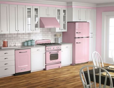 Pink lemonade? Big Chill retro fridges, stoves, and dishwashers come in eight vibrant colorsand more than 200 custom shades. Click to discover more today! 😍#Fridge #Retro #Kitchen #KitchenAppliances #DreamKitchen Pink Retro Kitchen, Pink Kitchen Appliances, Retro Pink Kitchens, Retro Kitchen Appliances, White Kitchen Appliances, Pink Kitchen Decor, Casa Retro, Pastel Kitchen, Colorful Kitchen Decor