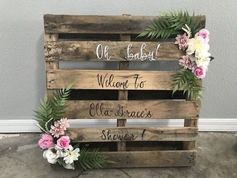 Baby Shower Pallet Ideas, Pallet Bridal Shower Decor, Rustic Baby Shower Ideas For Girls Decor, Rustic Baby Shower Ideas Girl, Rustic Baby Girl Shower Ideas, Pallet Baby Shower Decor, Rustic Boy Baby Shower Ideas, Rustic Baby Shower Ideas For Boys, Baby Girl Woodland Shower Ideas