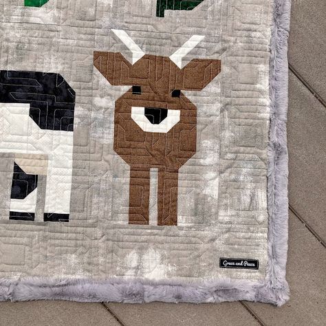 Grace And Peace, Farm Quilt, Flannel Quilts, Cute Quilts, Animal Quilts, Missouri Star Quilt, Color Club, Diy Quilt, Receiving Blankets