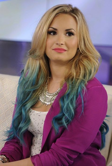 Picture of Demi Lovato Demi Lovato Blue Hair, Demi Lovato Blonde Hair, Demi Lovato Hair Color, Demi Wilmer, Demi Lovato Hairstyles, Tricia Helfer Hot, Dip Dyed Hair, Demi Lovato Hair, Pop Hair