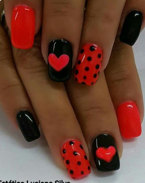 Valentine Nail Designs For Short Nails, February Toe Nails, Valentines Gel Nails Ideas, Cute February Nails, Nails With Hearts, Valentines Nail Art Designs, Valentines Nail, Manicure Nail Designs, Red Valentine