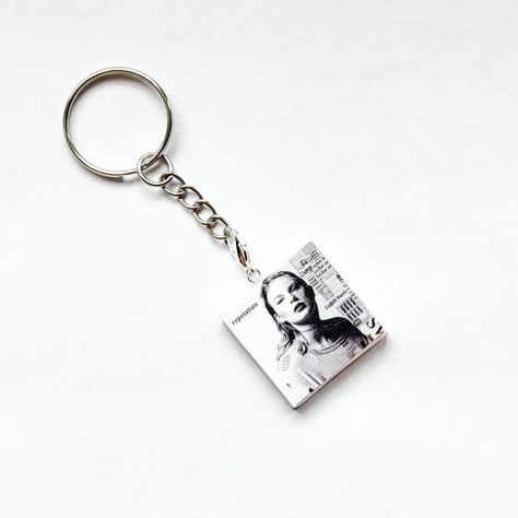 Cute Taylor swift Reputation mini charm for another customer!!! Which album of taylors is your favorite. Gift ideas, Christmas, keychain, mini charms, music merch Taylor Swift Keychain Ideas, Reputation Gift Ideas, Cute Taylor Swift, Taylor Swift Birthday Party Ideas, Christmas Keychain, Favorite Albums, Taylor Swift Reputation, Music Merch, Taylor Swift Birthday