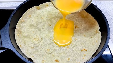 Egg Tortilla, Breakfast Tortilla, Breakfast Burrito, Tortilla Recipe, Egg Breakfast, Breakfast Recipes Casserole, Breakfast Brunch Recipes, Omelet, How To Cook Eggs