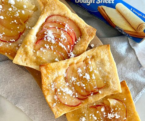 Apple Tarts Recipe Easy, Apple Tart Recipe Easy, Apple Tarts Recipe, Upside Down Tart, Easy Home Meals, Easy Tart Recipes, Apple Tarts, Apple Tart Recipe, Tarts Recipe