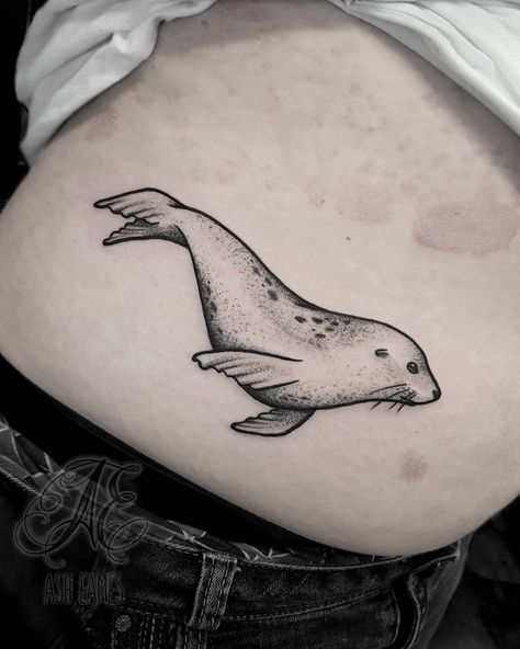 Seal Outline Tattoo, Seal Tattoo Small, Small Seal Tattoo, Harbor Seal Tattoo, Seal Tattoo Simple, Seal Tattoo Design, Seals Tattoo, Sea Animal Tattoos For Women, Sea Lion Tattoo