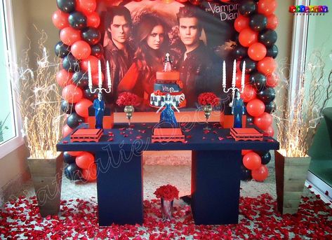 Vampire Theme Party, Vampire Halloween Party, Twilight Party, Vampire Party, Halloween Party Decor Diy, Vampire Kiss, Vampire Diaries Guys, Halloween Party Decor, 18th Birthday