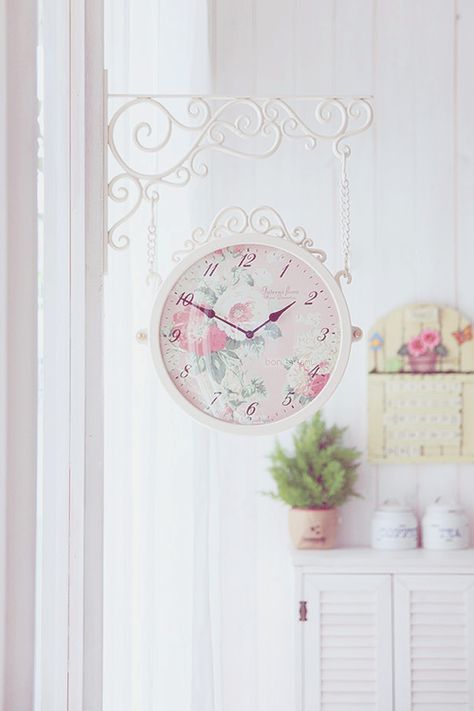 ❤ Shabby Chic Clock, Chabby Chic, Pink Cottage, Style Shabby Chic, Romantic Cottage, Shabby Style, Shabby Chic Kitchen, Rose Cottage, Shabby Cottage