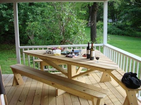 Triangular Corner Table - Foter Corner Balcony, Corner Patio, Stil Rustic, Patio Bench, Cottage Rental, Bench Plans, Decks And Porches, Backyard Projects, Porch Patio