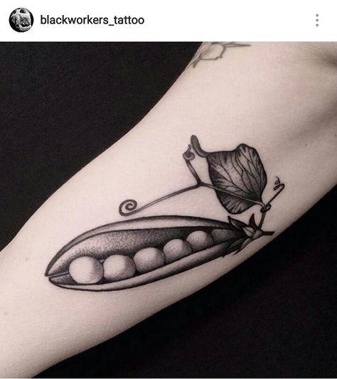 Get this with some friends. Then you'll all be the a couple of peas in a pod. Pea Pod Tattoo, Peas Tattoo, Peas In A Pod Tattoo, Flash Tats, Birthday Tattoo, Two Peas In A Pod, Peas In A Pod, Thanks A Lot, Pea Pods