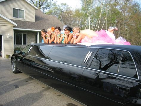 Prom Activities, Prom Limo, High School Teen, Limo Rental, Prom 2023, Visit New York, Party Bus, A Night To Remember, Teen Life