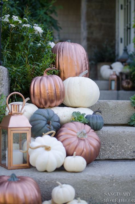 How-to-make-copper-pumpkins in 15 minutes. DIY copper pumpkins- Decorating for fall with metallic pumpkins. Seafood Thanksgiving, Designer Pumpkins, Glam Pumpkins, Copper Mailbox, Copper Pumpkins, Carve Pumpkins, Pumpkins And Gourds, Metal Pumpkins, Fall Decor Inspiration