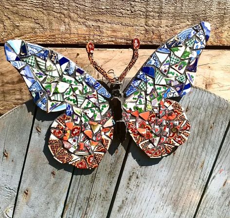 Wood Template, Old Dishes, Headboard Art, Cups And Plates, Outdoor Nativity Scene, Butterfly Mosaic, Outdoor Nativity, Garden Butterfly, Garden Globes