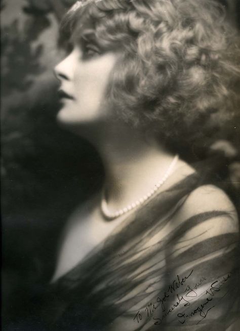 Ziegfeld Girls, Silent Film Stars, Old Hollywood Glamour, Vintage Portraits, Silent Film, Vintage Hollywood, Hollywood Glamour, Vintage Photographs, Vintage Beauty