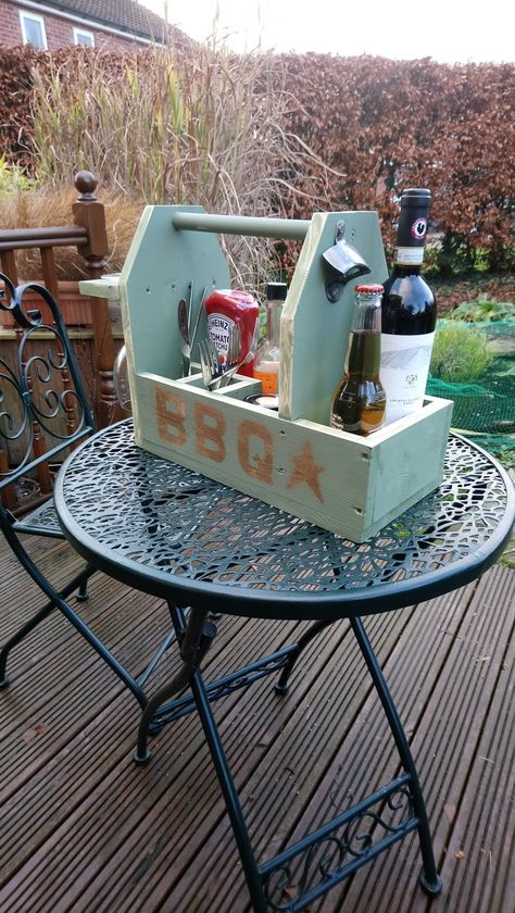 Bbq Caddy Diy, Bbq Caddy, Thrift Flip Ideas, Table Caddy, Wood Caddy, Woodworking Projects Table, Fire Pit Seating Area, Diy Wood Pallet Projects, Diy Bbq