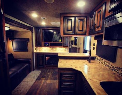 13 Spectacular Horse Trailer Living Quarters – Back at the Barn with Kentucky Performance Products – Jumper Nation Horse Trailers Living Quarters, Living Quarters Horse Trailer Hacks, 2 Horse Trailer With Living Quarters, Live In Horse Trailer, Live In Quarters Horse Trailer, Small Motorhomes, Airstream Basecamp, Lightweight Trailers, Horse Trailer Living Quarters