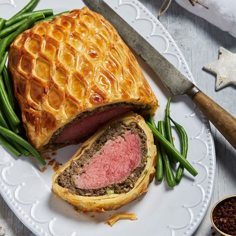 Sichuan and Shiitake Beef Wellington 03 Beef Wellington Lattice, Easy Steak Dinner, Lattice Pastry, Good Steak Recipes, Beef Tataki, Teriyaki Steak, Steak Dinners, Steak And Rice, Roasted Capsicum