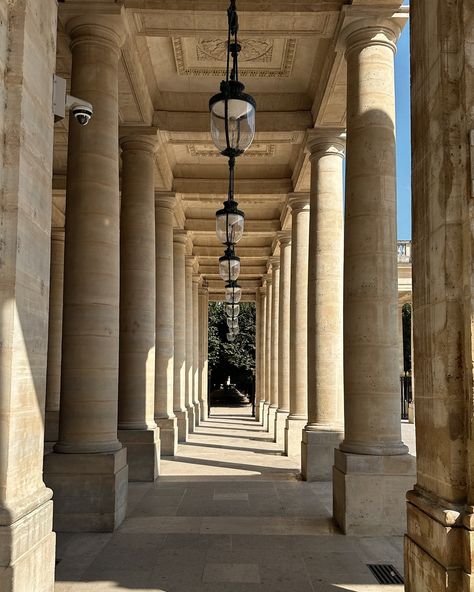 Morning at the Palais-Royal ☕️ . . . . . Parisian style, early autumn look, Paris in September, Le Nemours, Jardin du Palais-Royal, fall fashion #parisianaesthetic #parisification #parisiennestyle #sezanelovers #lightacademia #romanticizinglife #parislifestyle #parisianvibe #fallstyleinspo #autumnstylefile Palais Royal Paris, Look Paris, Paris In September, Parisienne Style, Parisian Aesthetic, Parisian Vibes, Autumn Look, Palais Royal, Early Autumn