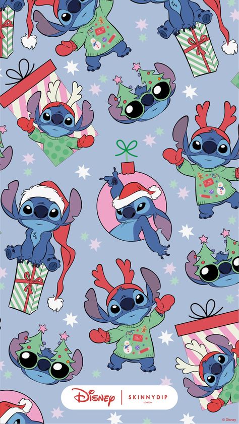 Merry Stitchmas Wallpaper, Christmas Wallpapers Aesthetic Ipad, Disney Christmas Wallpaper Stitch, Cute Christmas Wallpaper Iphone Disney, Cute Stitch Christmas Wallpaper, Christmas Stitch Wallpaper Iphone, Wallpaper Aesthetic Natal, Disney Christmas Wallpaper Desktop, Stitch Christmas Wallpaper Iphone