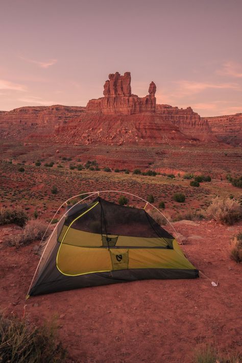 Moab Camping, Camping Desert, Desert Camping, New Mexico Road Trip, Utah Camping, Friend Ideas, Summer Aesthetics, Usa Trip, Camping Aesthetic