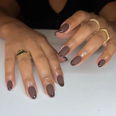 15 chic minimalist fall nail ideas and winter nail designs you don't want to miss! I'm definitely getting #6 tomorrow - I just can't help myself! Too cute! autumn nail ideas | September nails October nails winter nail trends #nails #fallnails #winternails #manicure #minimalist Minimalist Nail, Fall Nail Trends, October Nails, Round Nails, Instagram Nails, Glam Nails, Oval Nails, Neutral Nails, Gel Nail Designs