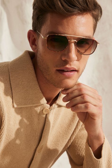 Sunglasses Aesthetic Men, Men Sunglasses Aesthetic, Eyewear Marketing, Sunglasses Shoot, Summer Sunglasses Men, Mens Shades Sunglasses, Sunglasses Campaign, Fashion Photography Vintage, Sunglasses Photoshoot