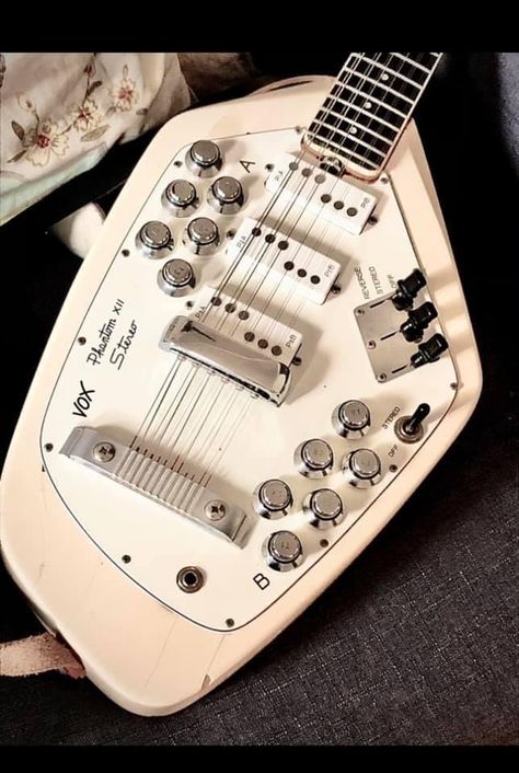 Billy Cobham, Surf Guitar, Rare Guitars, Guitar Photos, Electric Guitar Design, Unique Guitars, Bass Amps, Cool Electric Guitars, Classic Guitar