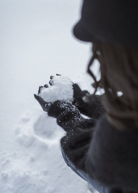 Hot Cocoa Board, Cocoa Board, Cute Winter Boots, Snow Photoshoot, Winter Portraits, Snow Photography, Fuzzy Cardigan, South Lake Tahoe, Family Tradition