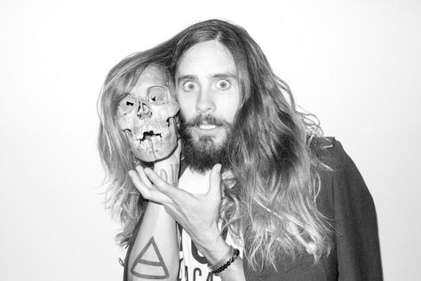 To be Or Not to be.....    Jared Leto!   <3 Jared Leto Blonde, Jared Leto Haircut, Jared Leto Hair, Dark Red Ombre, Dark Blonde Ombre, Medium Textured Hair, Mohawk Styles, Terry Richardson, Short Beard