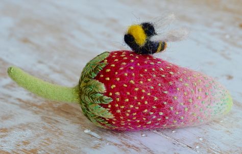 Needle felted and embroidered strawberry pincushion with needle felted bumblebee pin by Cheryl Tempest Burton. Needle Felted Strawberry, Velvet Strawberries, Felted Strawberry, Strawberry Pincushion, Strawberry Cottage, Embroidered Strawberry, August Crafts, Felted Toys, Strawberry Field