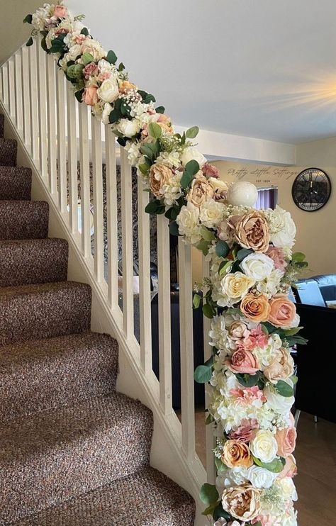 Flower Garland Staircase, Flowers Down Stairs Wedding, Stair Railing Flower Decoration, Staircase Decorations For Wedding, Staircase Flower Decoration Indian, Floral Staircase Decor, Wedding Stairs Decoration Staircases, Railing Flower Decoration, Pakistani Wedding House Decor