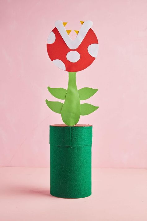 diy valentine boxes plant Cool Valentine Boxes, Diy Valentine's Mailbox, Valentine Box Ideas, Diy Valentines Box, Mario Bros Birthday Party Ideas, Bee Valentine, Dinosaur Valentines, Valentine Mailbox, Pink Crafts