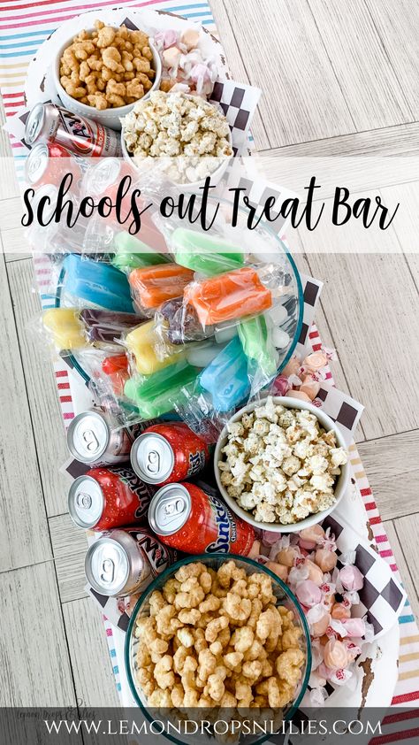 Are you and your kids dragging through the end of the school year & can't wait until summer break? A Summer celebration is in need! Welcome the kids home on the last day of school with this POP INTO SUMMER TREAT BAR using a DOUGH BOWL! It's the perfect way to start celebrating summer break! Great for a end of the school year party or your own little family SUMMER fun! Read the Blog Post to bring this celebration to your house and grab the free SUMMER PRINTABLES too! End Of Year Party Food Ideas, End Of The Year School Party Snacks, End Of School Year Party At Home, Last Day Of School Breakfast, Last Day Of School Party, Caramel Puff Corn, Playdate Ideas, Pool Snacks, End Of School Party