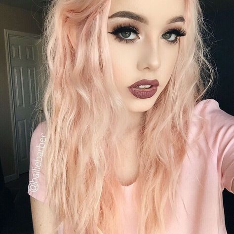 Hailie Barber, Photography References, Neo Grunge, Peach Hair, Girl Trends, Emo Hair, Western Girl, Flawless Beauty, Rose Gold Hair