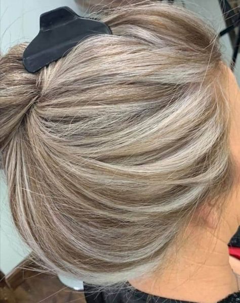 Gray Hair Highlighted Blonde, Blonde Grey Blending, Grayish Blonde Hair, Ash Blonde Hair With Highlights, Highlights Silver, Gray Blending, Grey Blonde Hair, Grey Hair Transformation, Ash Blonde Hair Colour